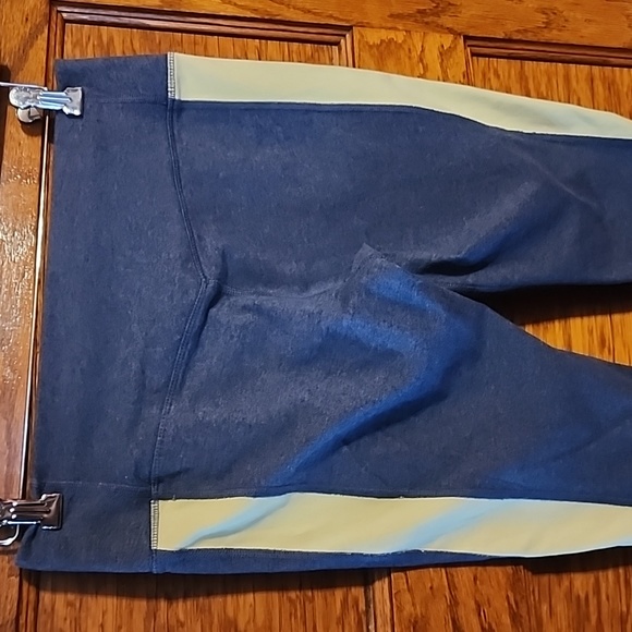 Nike Capri - Picture 5 of 7